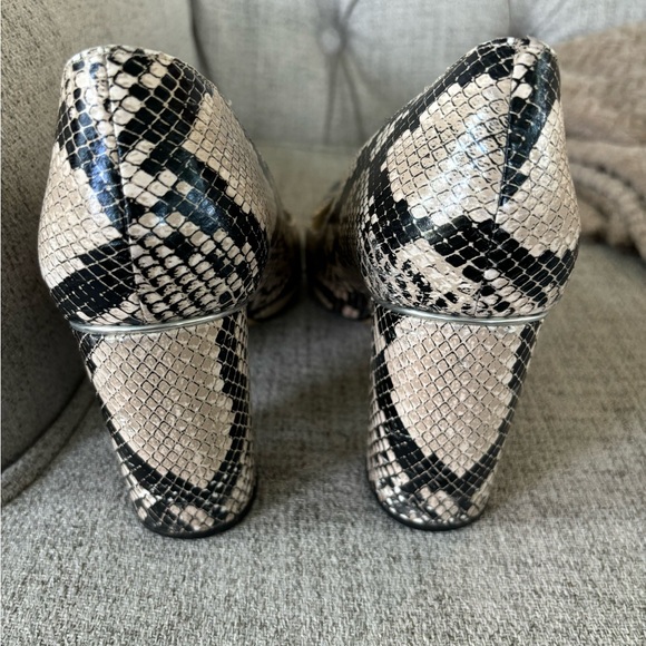 Marc Fisher Snakeskin Pumps Heals Size 9.5 M - Picture 10 of 10